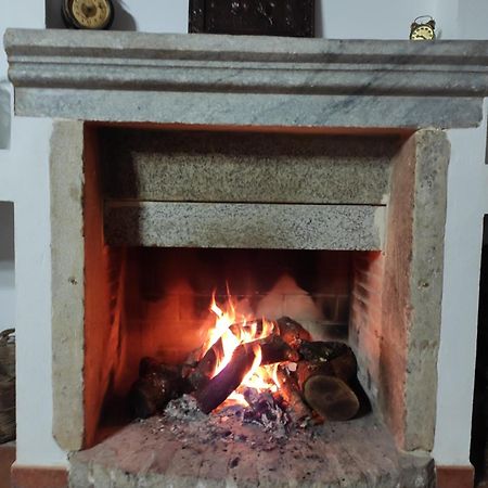 Segura de León Casa Rural La Carriona מראה חיצוני תמונה