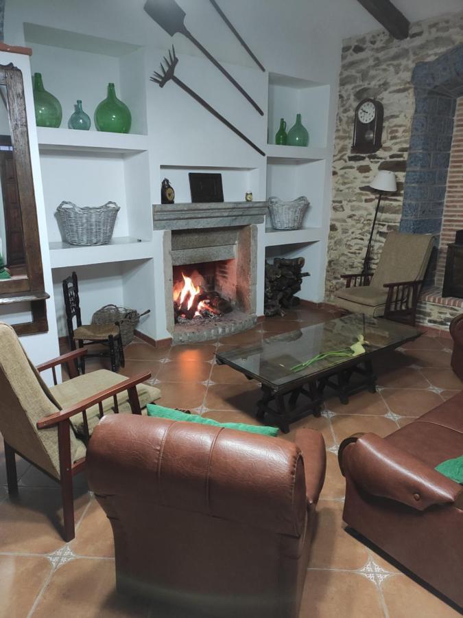Segura de León Casa Rural La Carriona מראה חיצוני תמונה